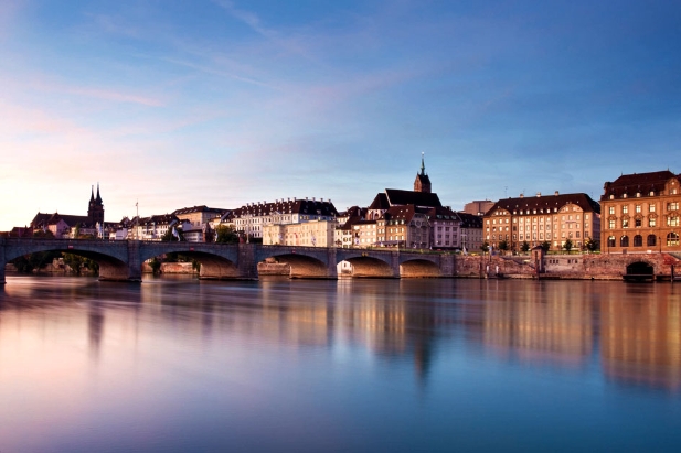 1.1-Morgenstimmung-am-Rhein-in-Basel_(c)-Basel-Tourismus_opt.jpg