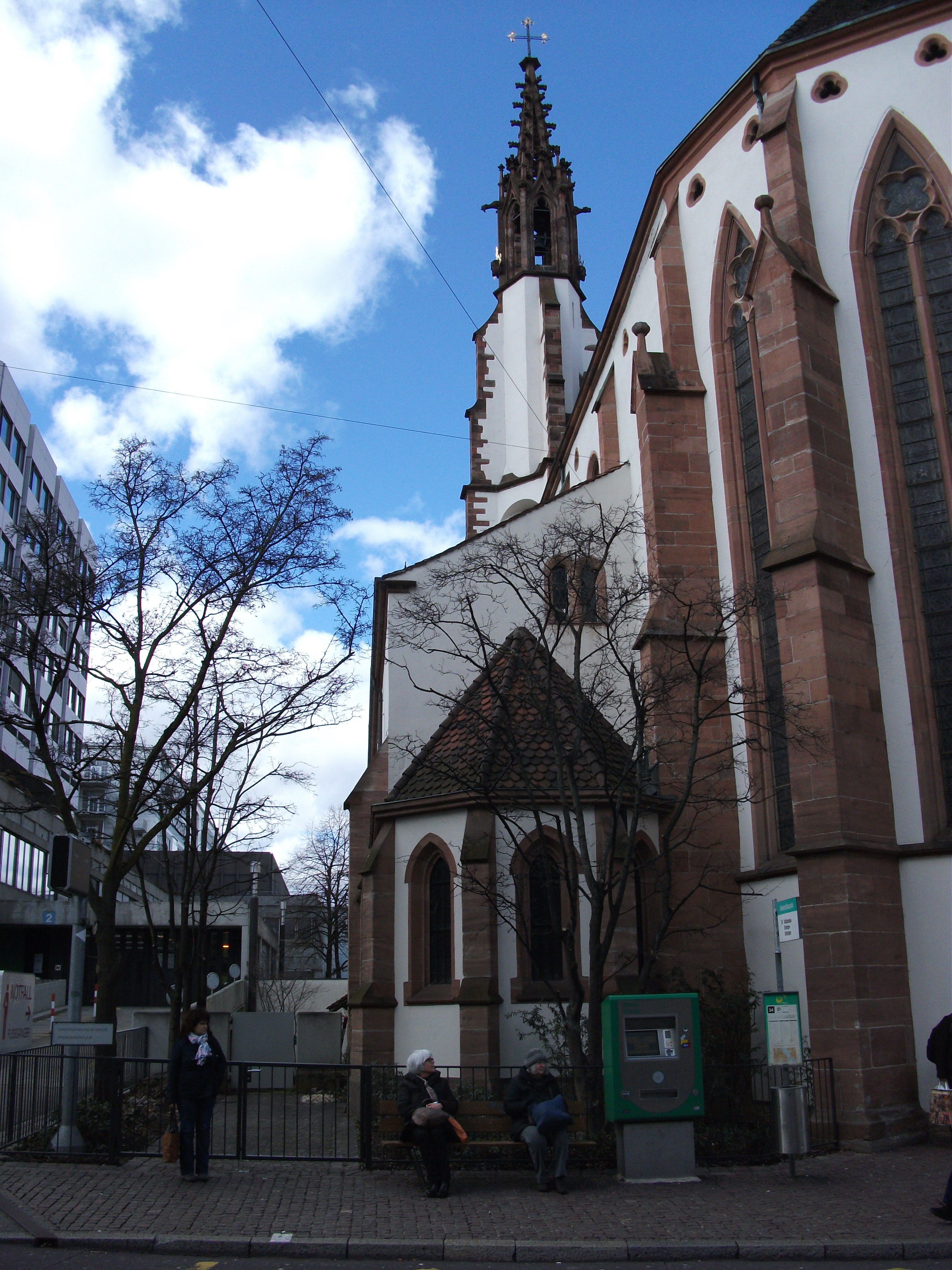 Entlang der ehemaligen Stadtmauer - Petersgraben Predigerkirche - Foto von Franz König