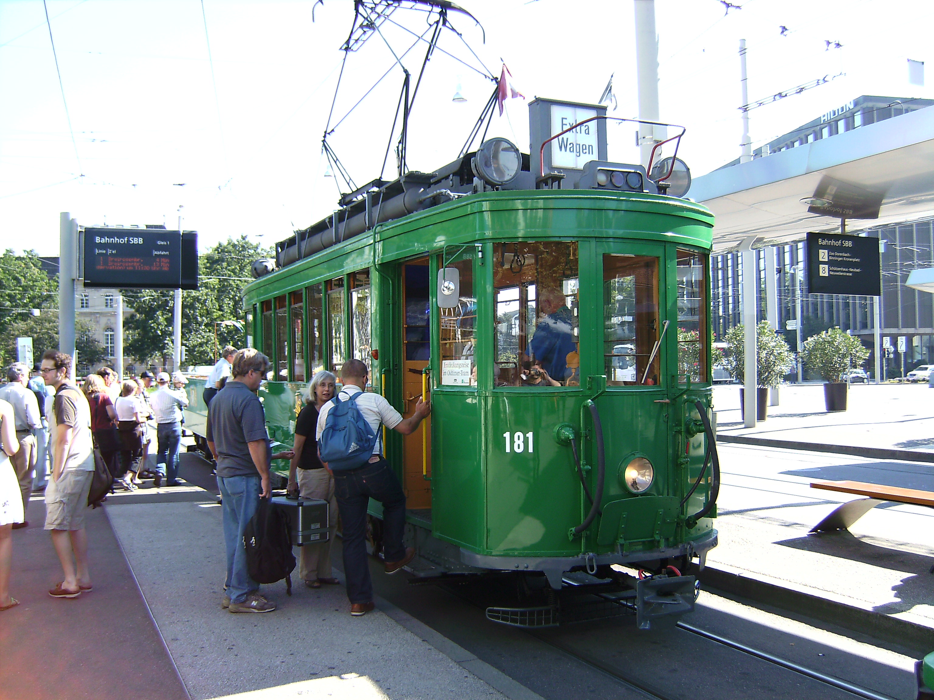 baseloldtram181 Vitaly Volkov Wikimedia commons