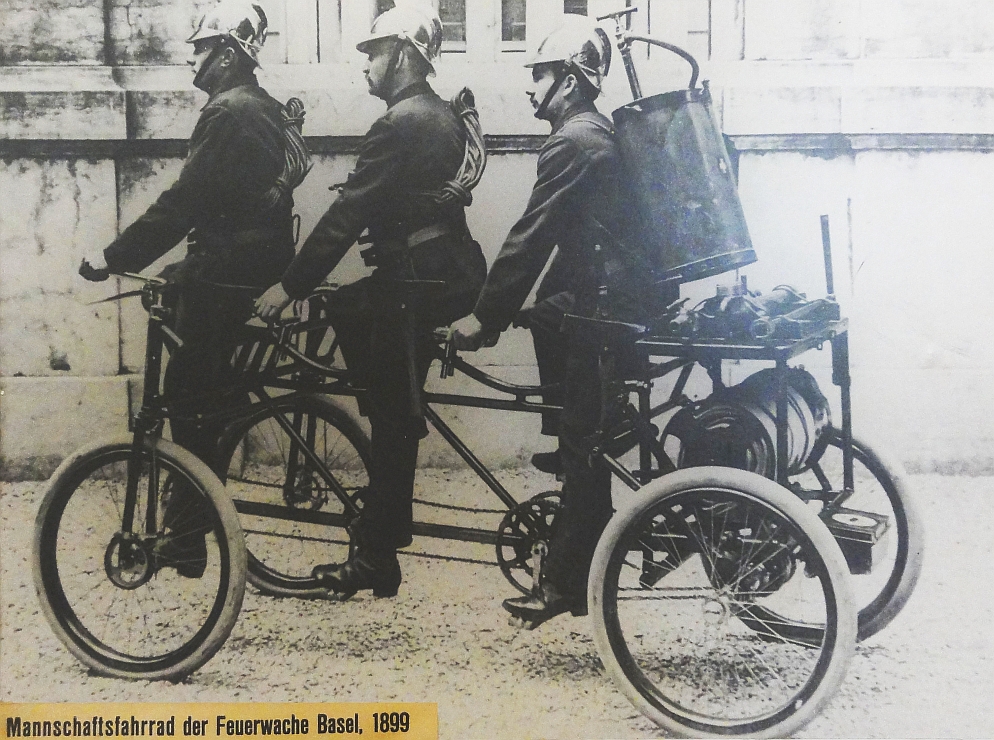 Mannschaftsfahrrad der Feuerwache Basel Anno 1899 Wikimedia commons