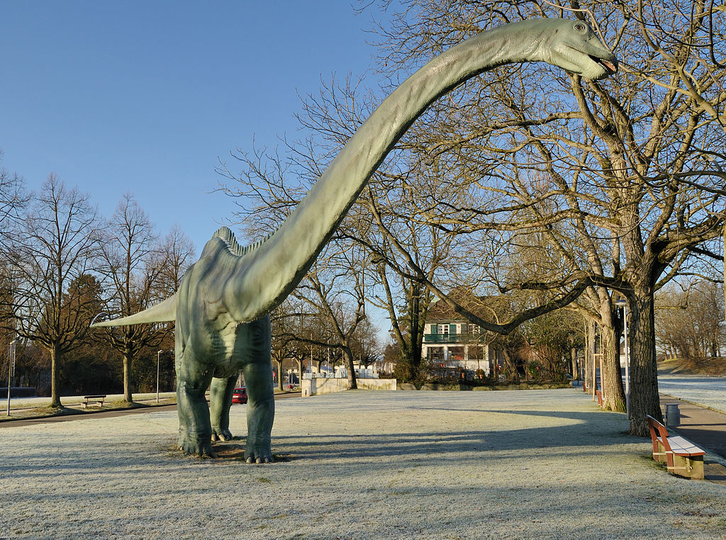 Bruderholz - Dinosaurier «Batterieosaurus» auf dem Bruderholz Foto von Franz König