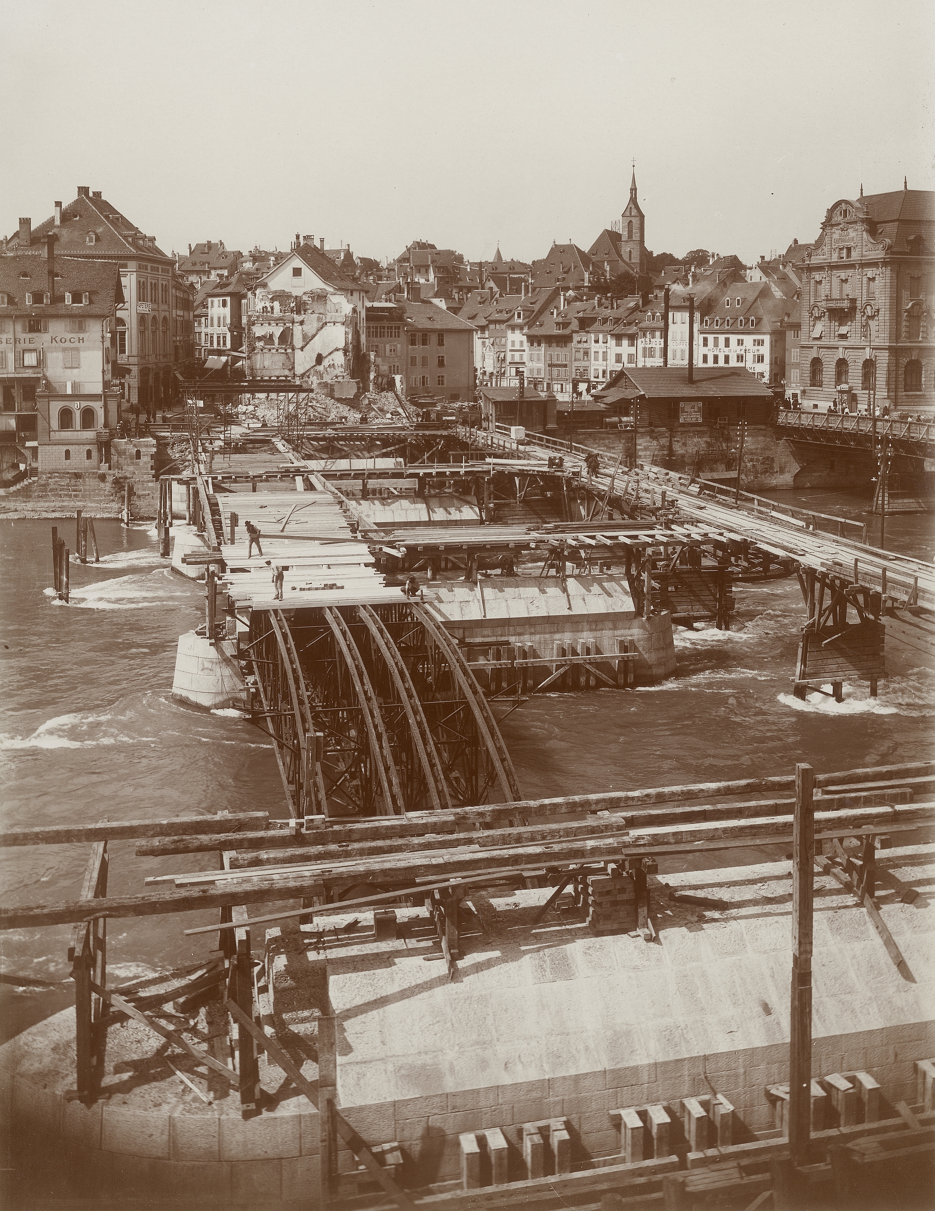 Mittlere Brücke im Bau Bild 1 504 aus dem Staatsarchiv Basel-Stadt